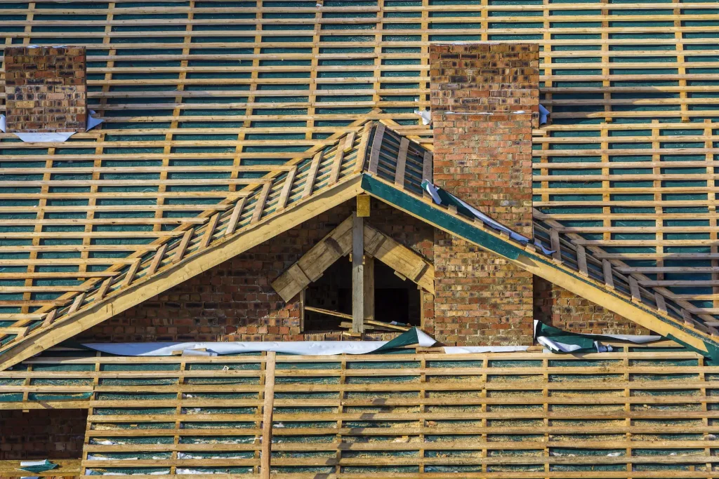 toiture en construction dont la pente peut être calculer